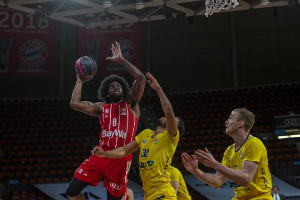 和进攻中的 和进攻中的