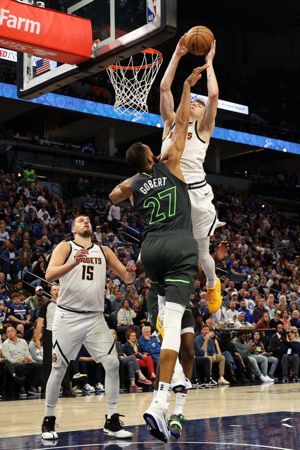 以其出色的 以其出色的